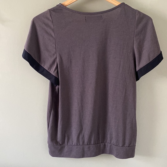 Flowy top with bead like detailing - Picture 4 of 4